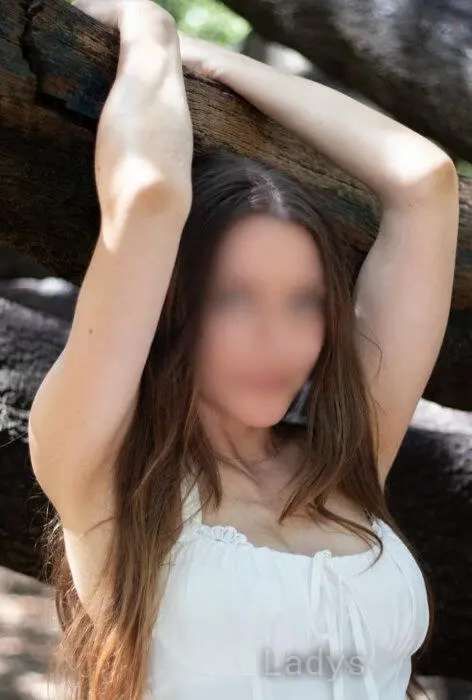 Nina Hyde, 39 years beautiful nude Cologne escorts girl, height 165 sm, Weight 55 kg
