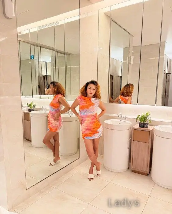 Clara, 27 years old Colombo escort girl with big tits, height 168 sm, Weight 58 kg