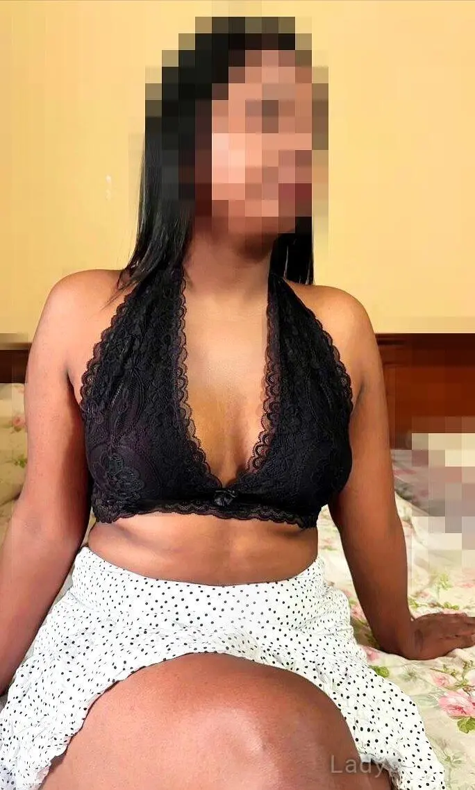 Dilki, 24 years old Colombo escort girl with big tits, height 165 sm, Weight kg