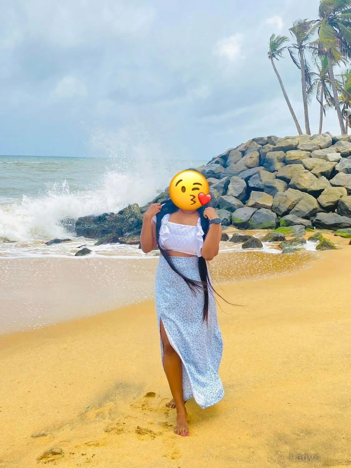 Dinushi, 31 years old Colombo escort girl with big tits, height 158 sm, Weight kg