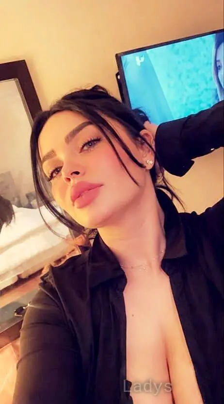Louisa,  years old Colombo escort girl with big tits, height  sm, Weight  kg