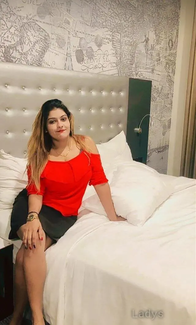 Madushi, 26 years old Colombo escort girl with big tits, height 153 sm, Weight kg