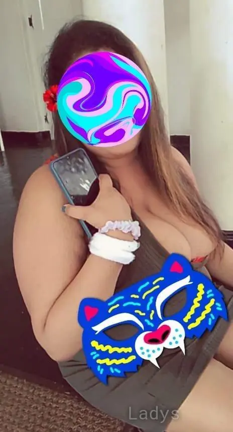 Menaka, 24 years old Colombo escort girl with big tits, height 154 sm, Weight  kg