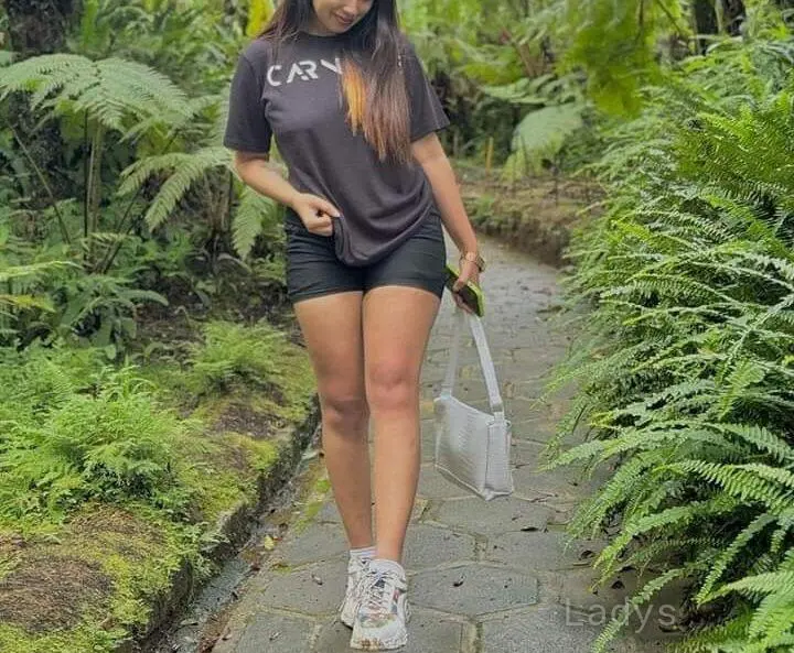Nimesha, years old Colombo escort girl with big tits, height sm, Weight kg