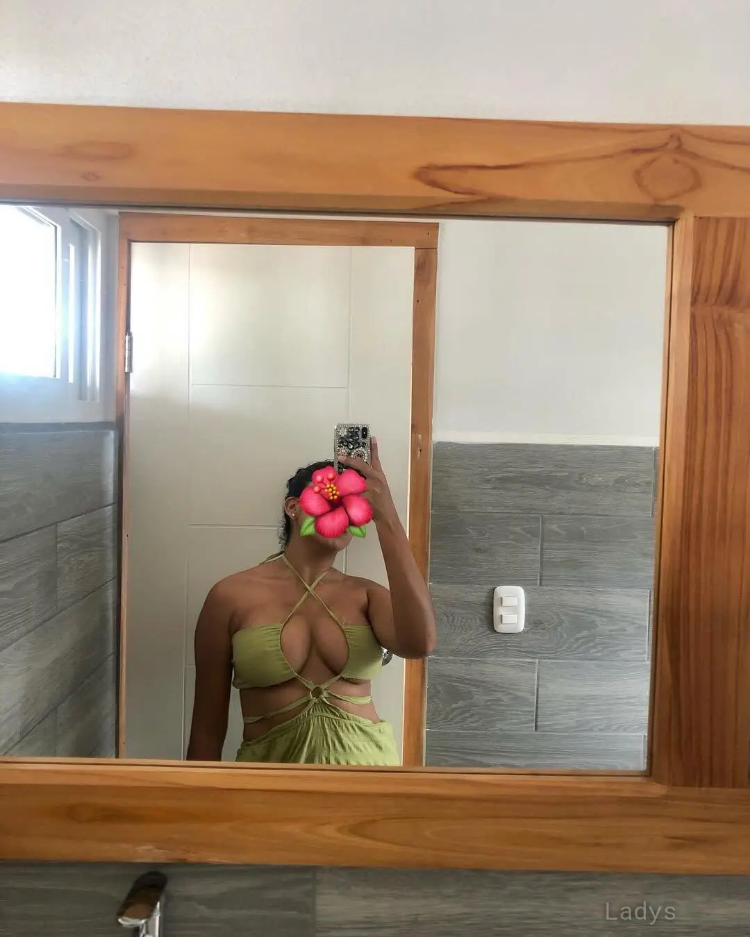 Chalani, 24 years beautiful nude Colombo escorts girl, height 169 sm, Weight  kg