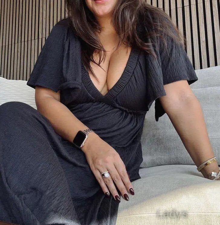 Classy, 26 years beautiful nude Colombo escorts girl, height 165 sm, Weight  kg