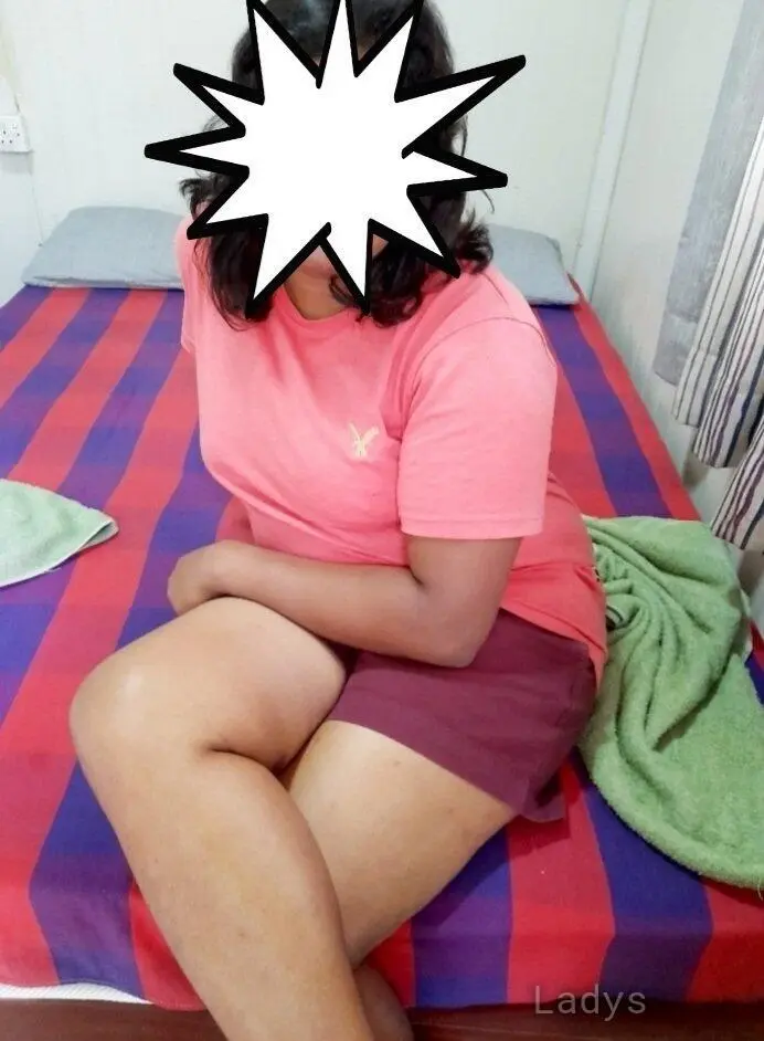 Darshi, 23 years beautiful nude Colombo escorts girl, height 153 sm, Weight  kg
