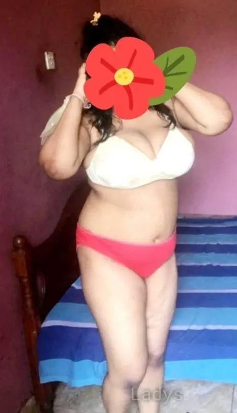 Dilki, 23 years beautiful nude Colombo escorts girl, height 153 sm, Weight kg