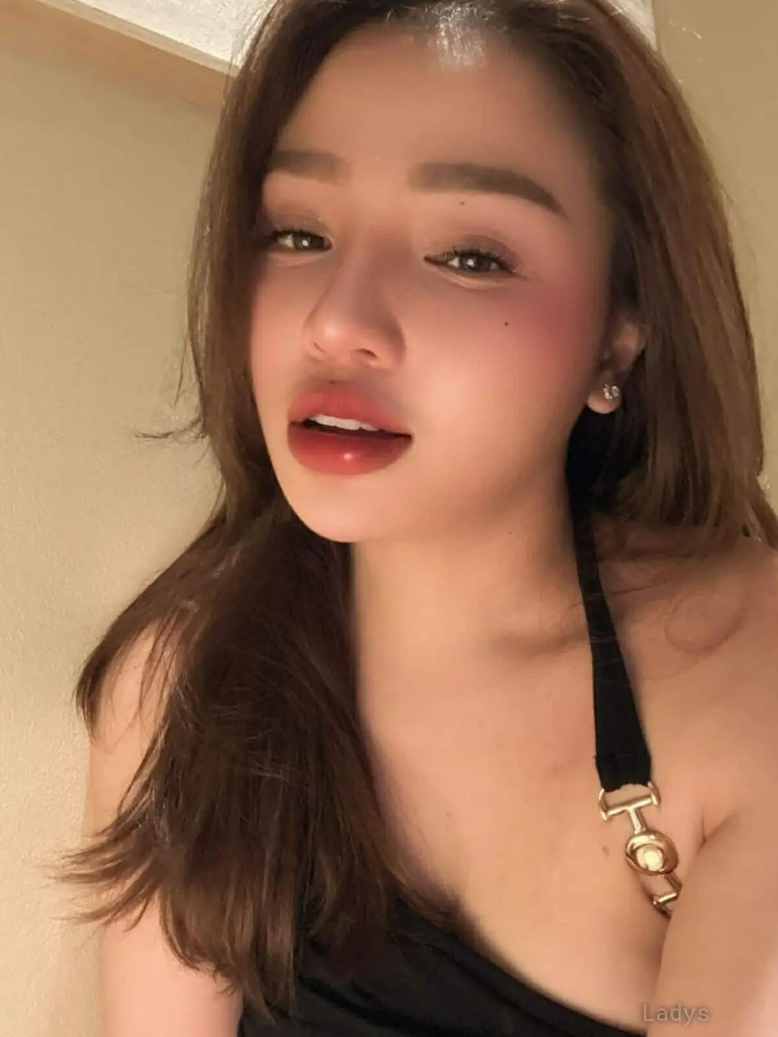Herry, 25 years beautiful nude Colombo escorts girl, height 168 sm, Weight kg