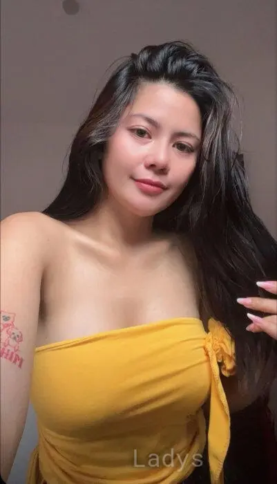 Laura, 25 years beautiful nude Colombo escorts girl, height 167 sm, Weight 57 kg