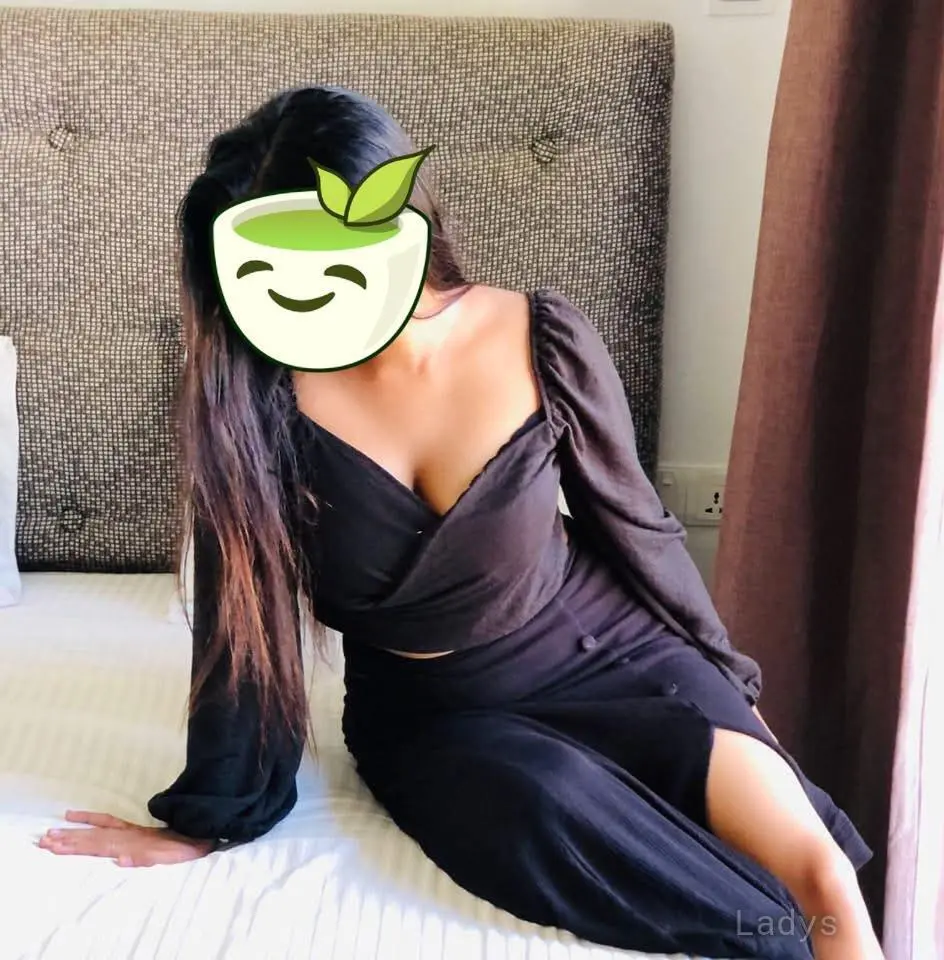 Limasha, 22 years beautiful nude Colombo escorts girl, height 159 sm, Weight  kg