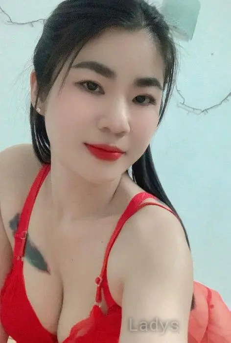 Lora, 22 years beautiful nude Colombo escorts girl, height 163 sm, Weight 48 kg