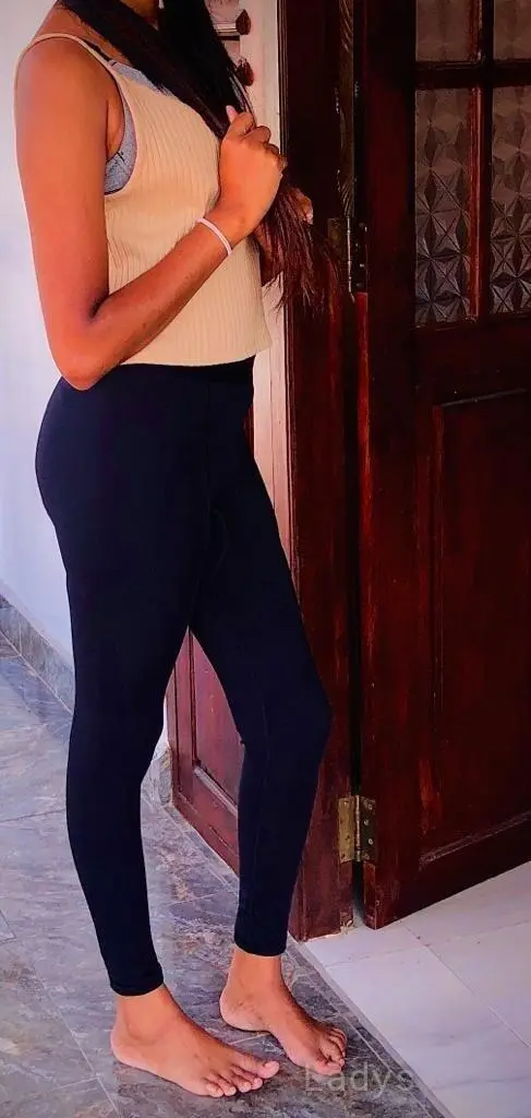 Mihiri, 23 years beautiful nude Colombo escorts girl, height 140 sm, Weight  kg