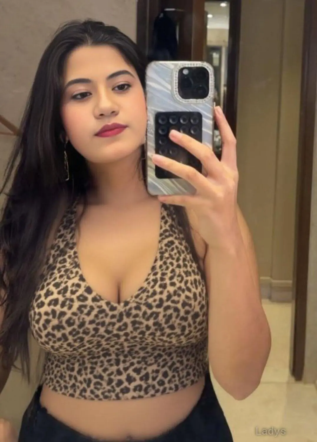 Nency, 21 years beautiful nude Colombo escorts girl, height 160 sm, Weight kg