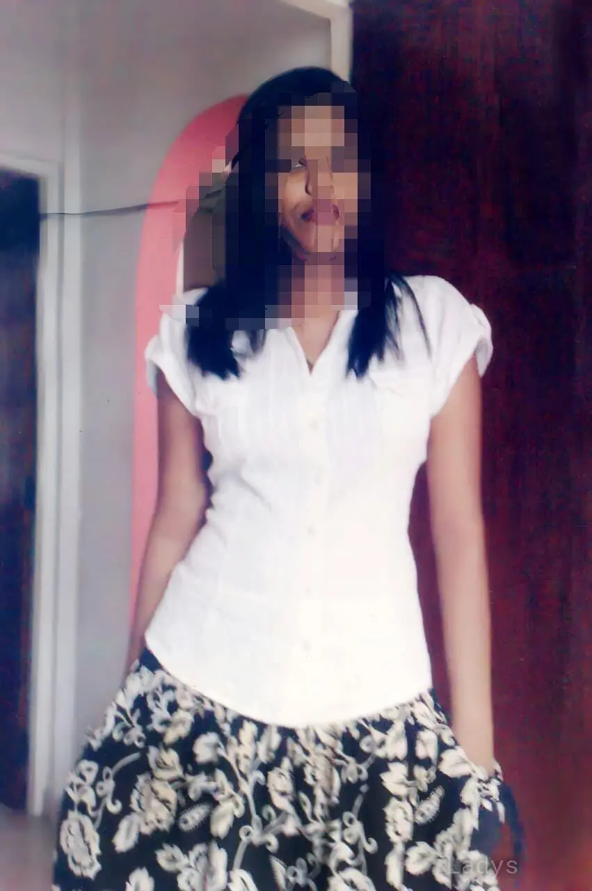 Nima, 25 years beautiful nude Colombo escorts girl, height 168 sm, Weight kg