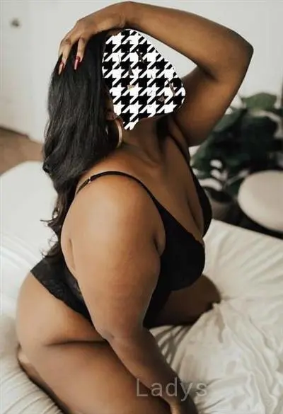 Nisha, 35 years beautiful nude Colombo escorts girl, height 153 sm, Weight  kg