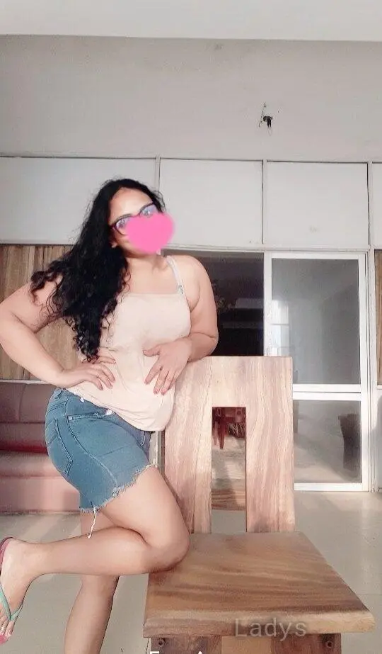 Reshma, 27 years beautiful nude Colombo escorts girl, height 160 sm, Weight  kg