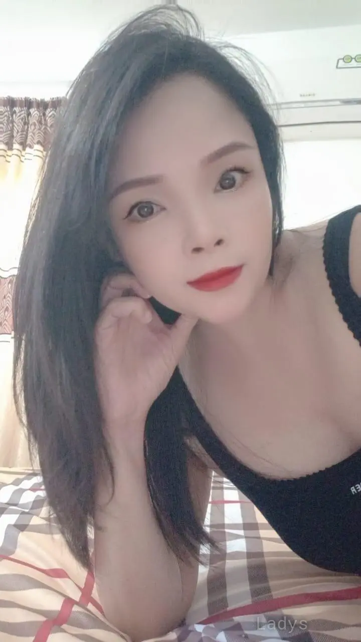 Rithika, 30 years beautiful nude Colombo escorts girl, height 167 sm, Weight  kg
