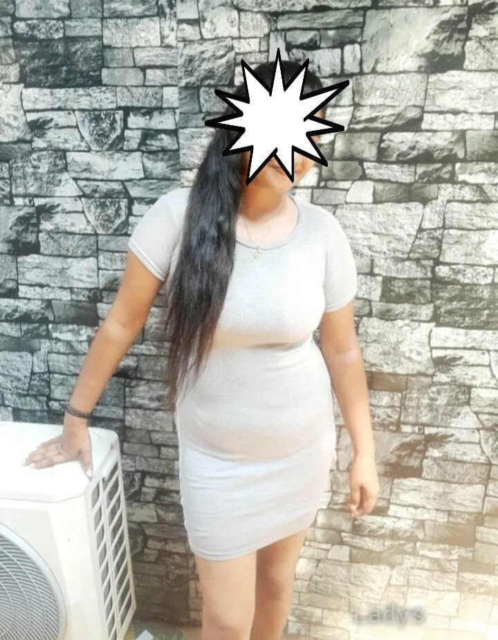 ROSE, 23 years beautiful nude Colombo escorts girl, height 154 sm, Weight  kg