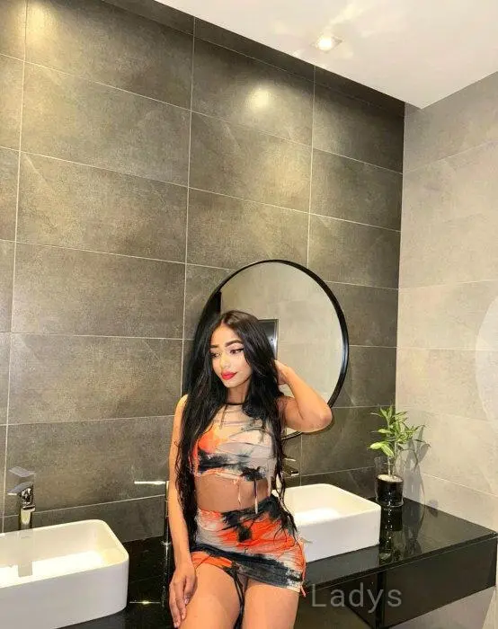 Samirah, 29 years beautiful nude Colombo escorts girl, height 171 sm, Weight 50 kg