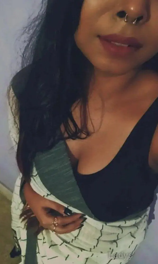 Shenali, 29 years beautiful nude Colombo escorts girl, height 156 sm, Weight kg
