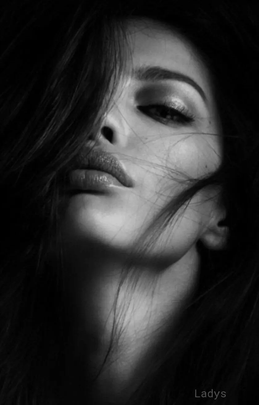 Wanna, 20 years beautiful nude Colombo escorts girl, height 160 sm, Weight  kg