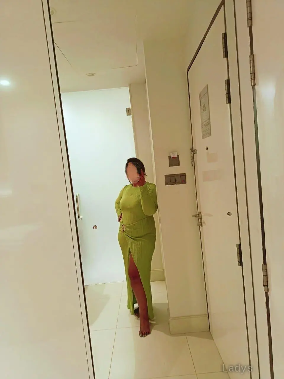 Yasara, 27 years beautiful nude Colombo escorts girl, height 184 sm, Weight  kg