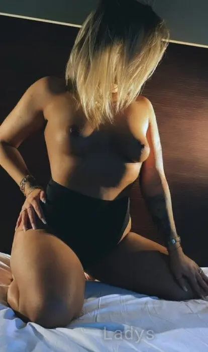 Antonia, 28 years beautiful nude Copenhagen escorts girl, height 165 sm, Weight 60 kg
