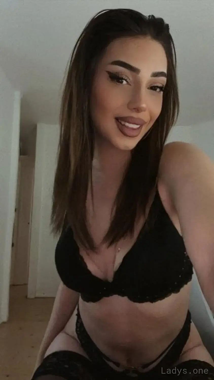 ASHLEY, 25 years beautiful nude Copenhagen escorts girl, height 170 sm, Weight 55 kg