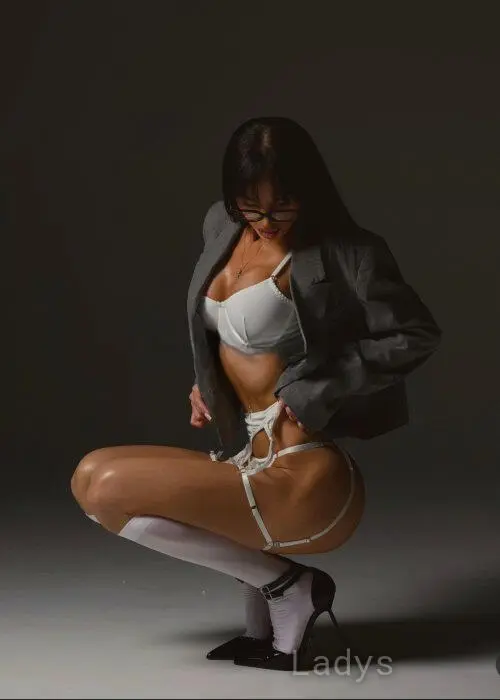 Dina, 30 years beautiful nude Copenhagen escorts girl, height 170 sm, Weight 60 kg