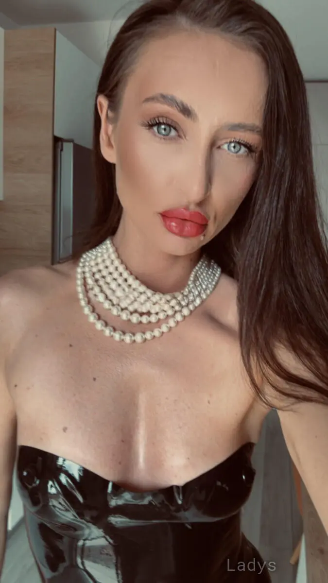 Veloura, 27 years beautiful nude Copenhagen escorts girl, height 175 sm, Weight 61 kg