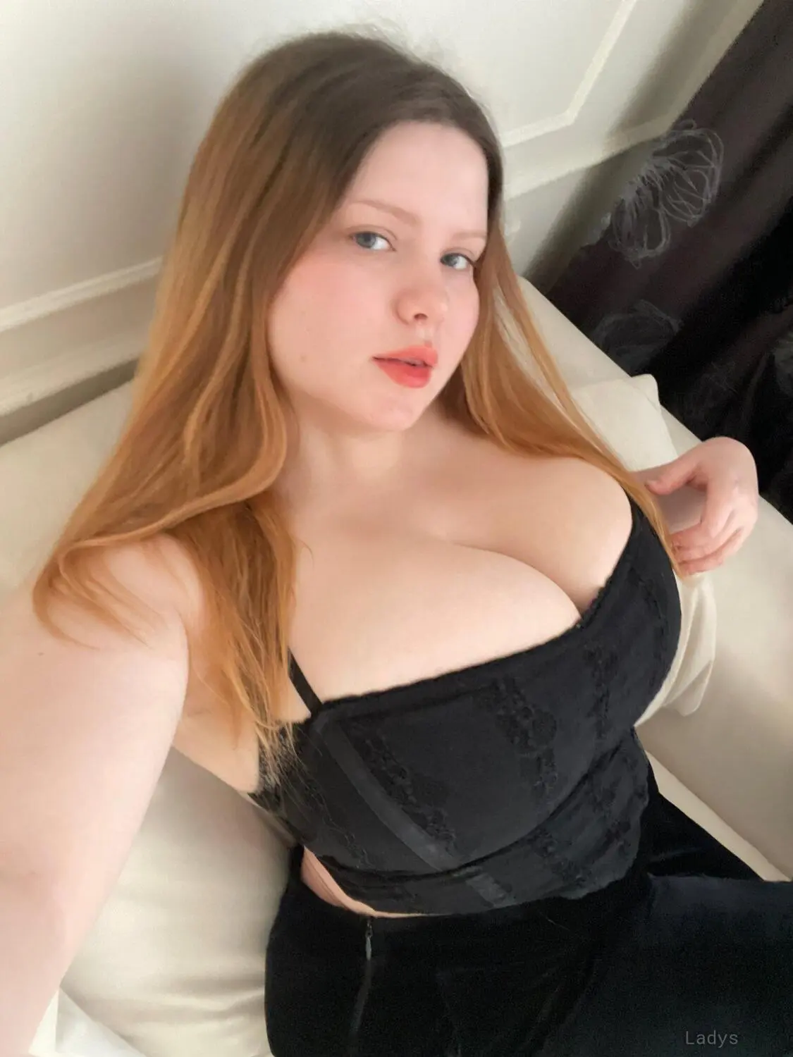 Serena, 26 years beautiful nude Cork escorts girl, height 164 sm, Weight 74 kg