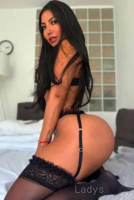Luna Amor, 27 years beautiful nude Cracow escorts girl, height 163 sm, Weight 62 kg