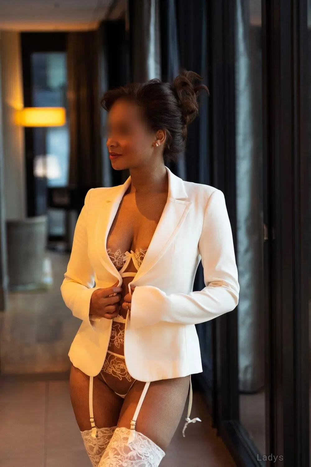Bella, 24 years luxury escort girl, height 168 sm, Weight  kg, craigslist Hong Kong