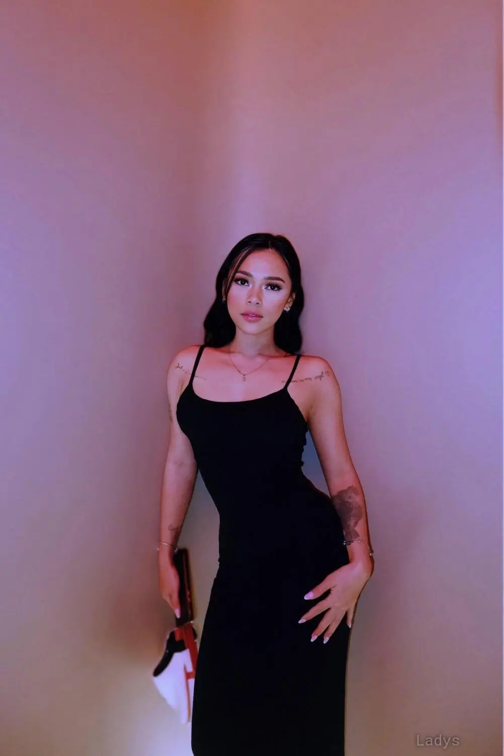 VARA, 22 years luxury escort girl, height 165 sm, Weight kg, craigslist Jakarta