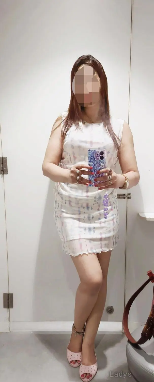 Ishika, 30 years luxury escort girl, height 175 sm, Weight kg, craigslist Mumbai