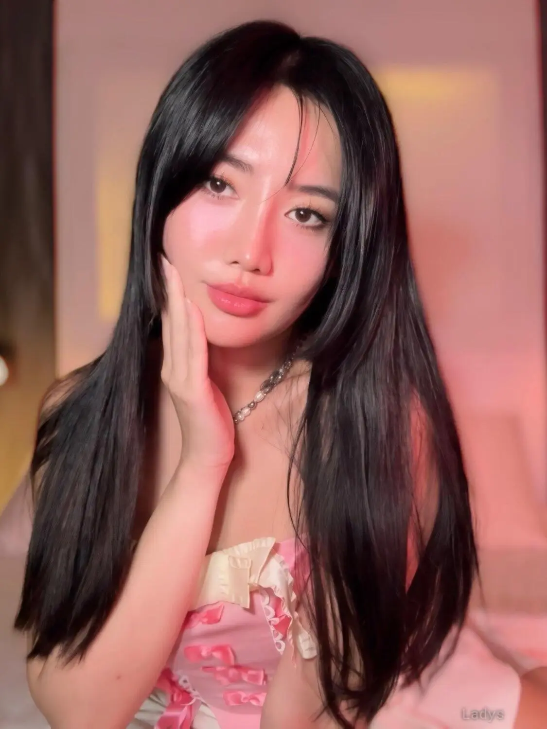 Nion, 25 years old Da Nang escort girl with big tits, height 165 sm, Weight kg