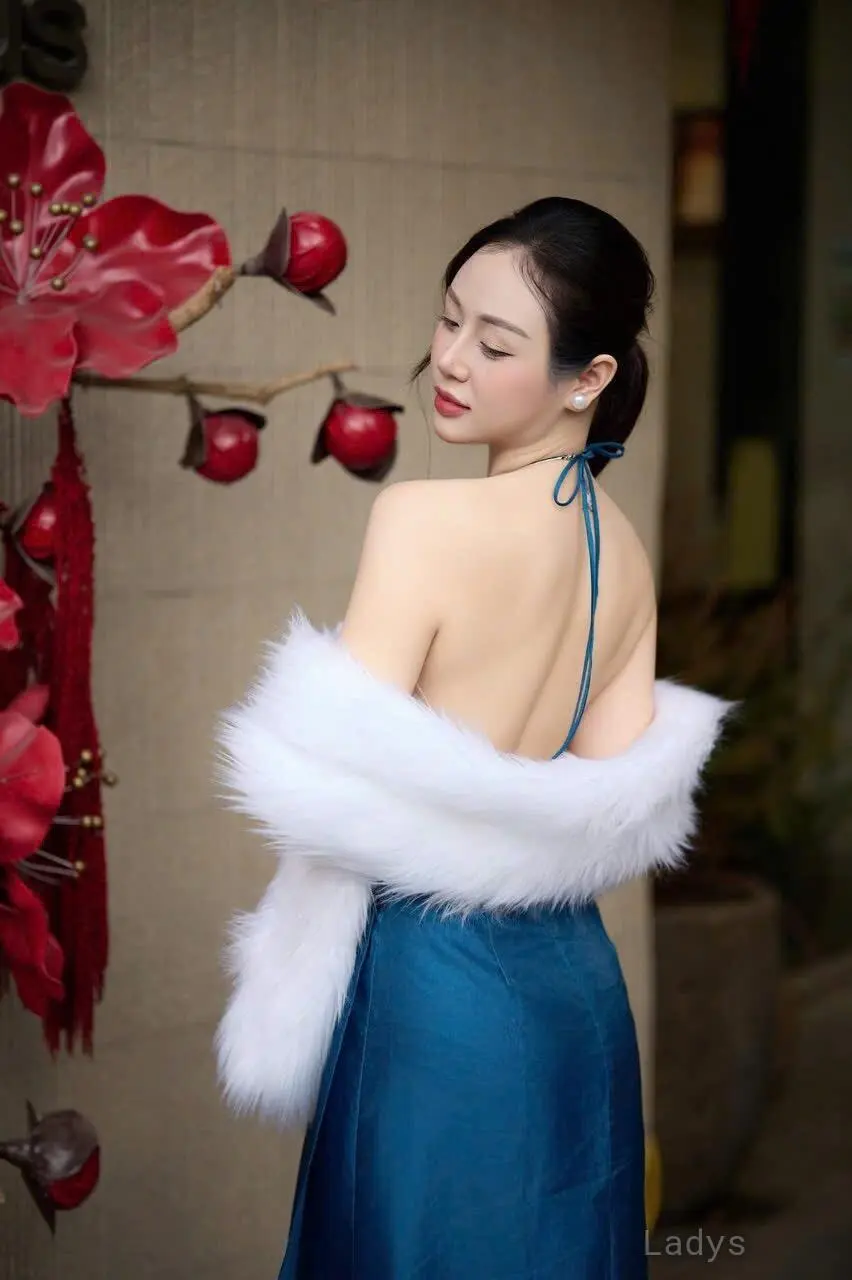 Ruby, 26 years beautiful nude Da Nang escorts girl, height 163 sm, Weight 50 kg