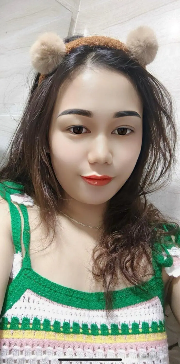 THANH, 20 years beautiful nude Da Nang escorts girl, height 175 sm, Weight  kg