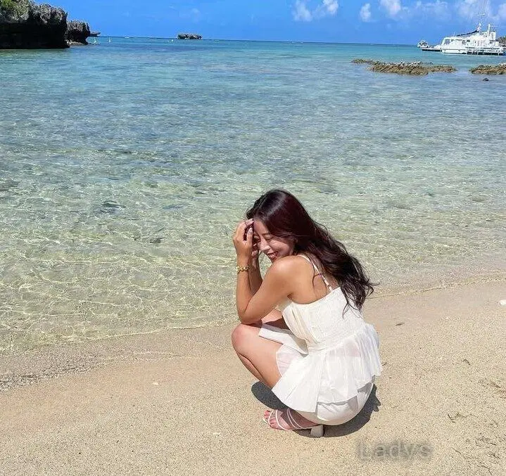 Anna,  years old Dakar escort girl with big tits, height  sm, Weight  kg