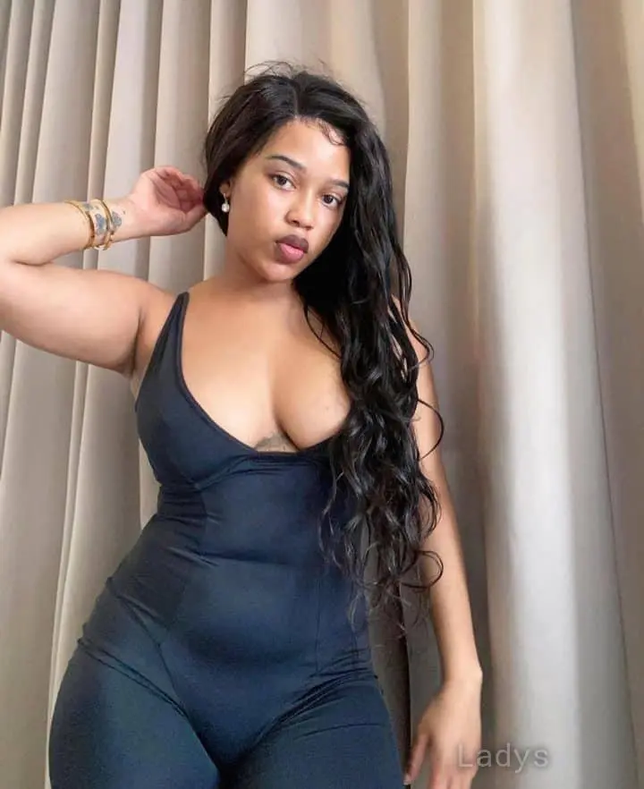 Jenny, 23 years old Dakar escort girl with big tits, height 184 sm, Weight  kg