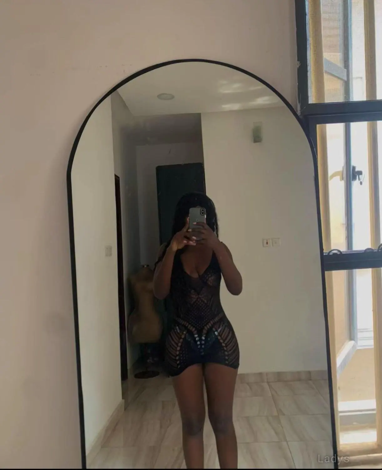 Mimi, 22 years beautiful nude Dakar escorts girl, height 154 sm, Weight  kg