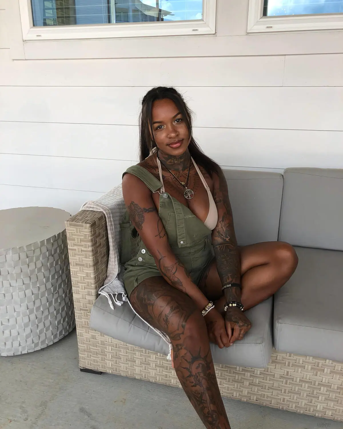 Alexis Hogan, 27 years old Dallas escort girl with big tits, height 162 sm, Weight 70 kg
