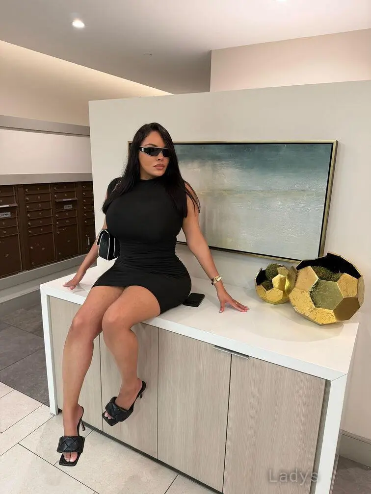 Amarie, 26 years beautiful nude Dallas escorts girl, height 170 sm, Weight 77 kg