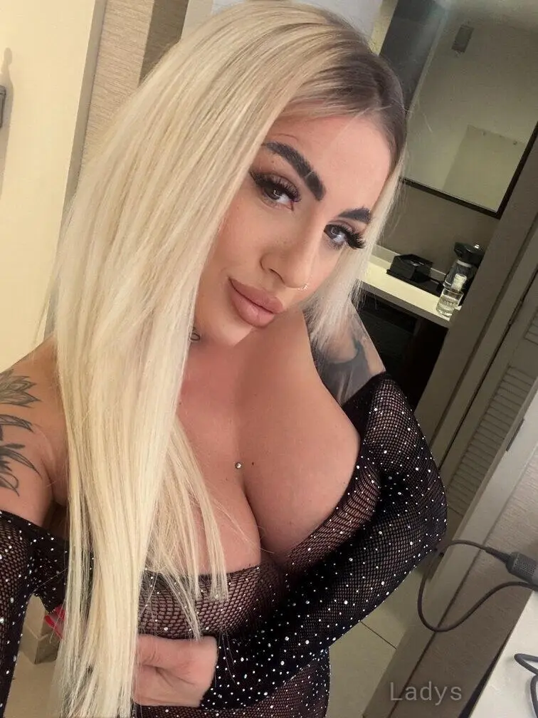 Ava Devon, 27 years beautiful nude Dallas escorts girl, height 165 sm, Weight 55 kg