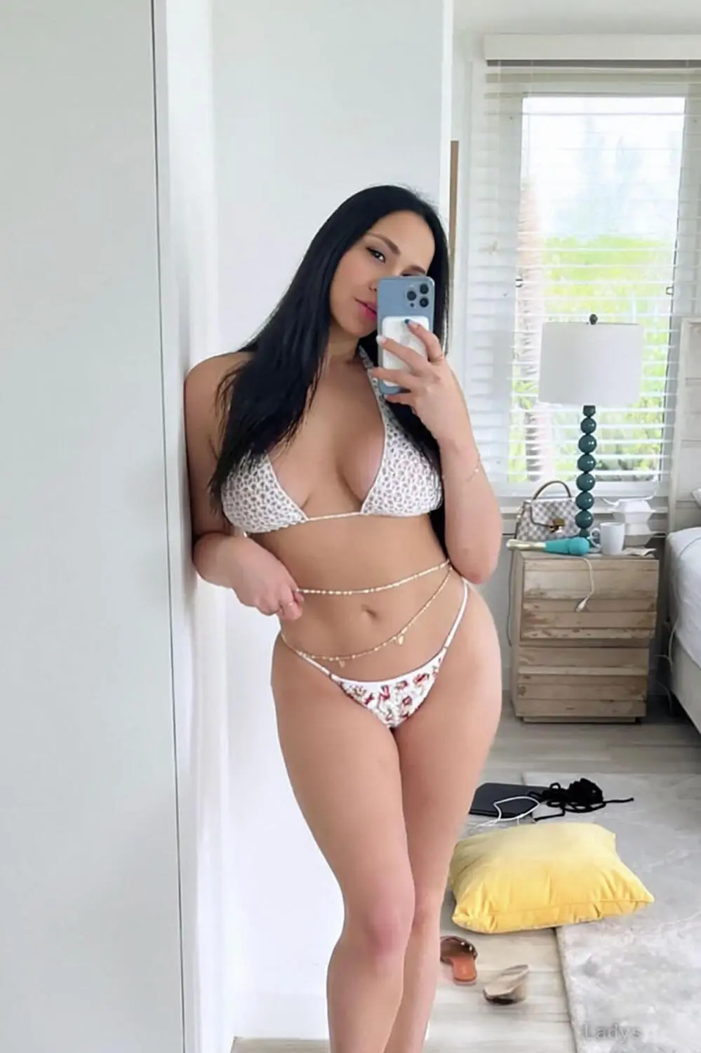 Emma Benavidez, 30 years beautiful nude Dallas escorts girl, height 161 sm, Weight 58 kg