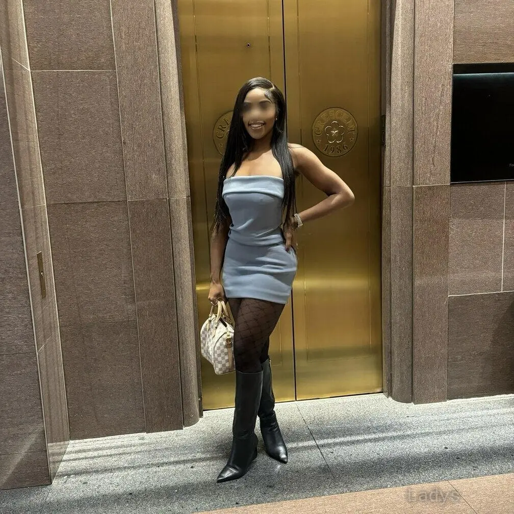 Kendra Rhodes, 25 years beautiful nude Dallas escorts girl, height 171 sm, Weight 45 kg