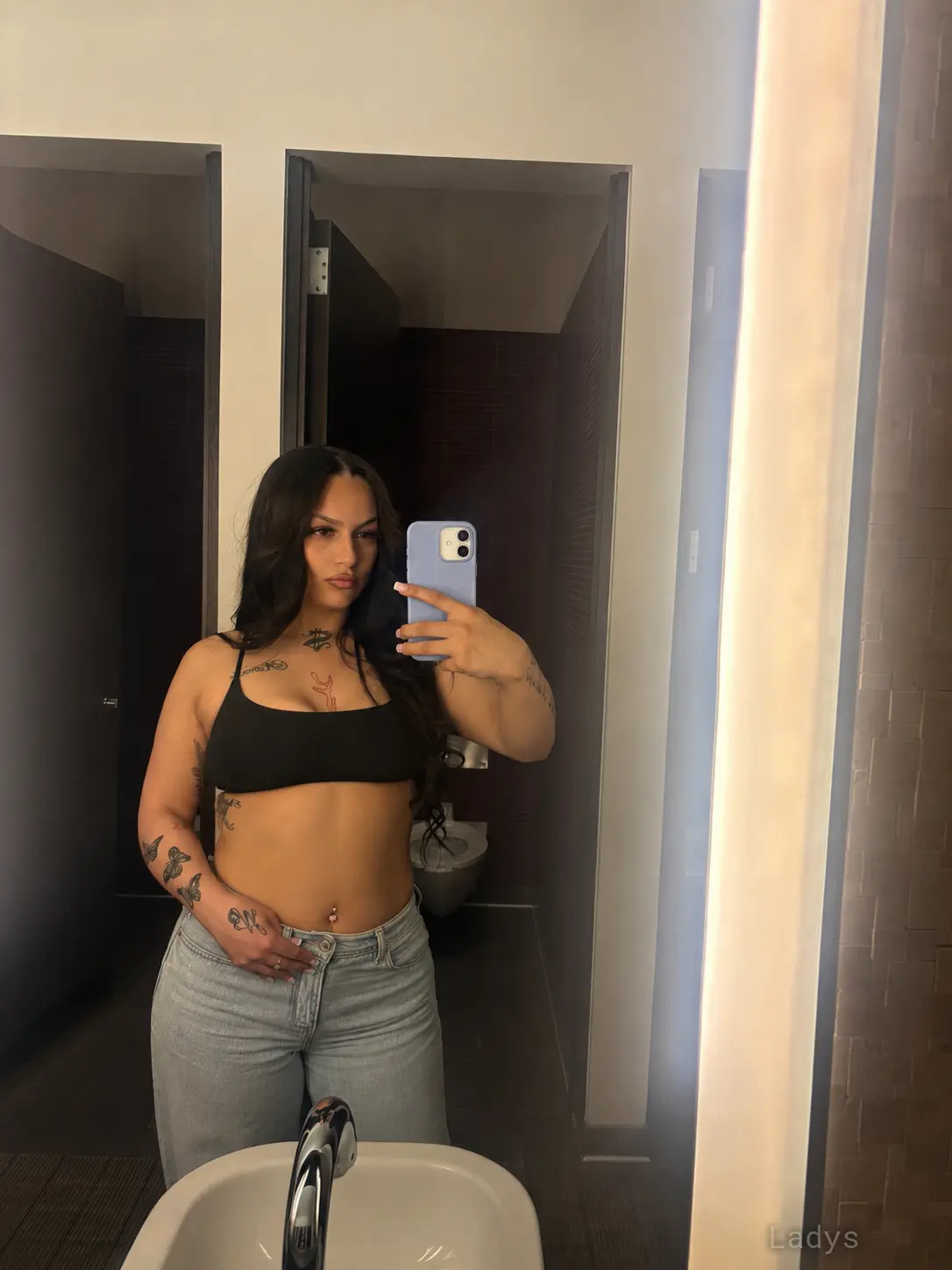 Klassy, 20 years beautiful nude Dallas escorts girl, height 162 sm, Weight 59 kg