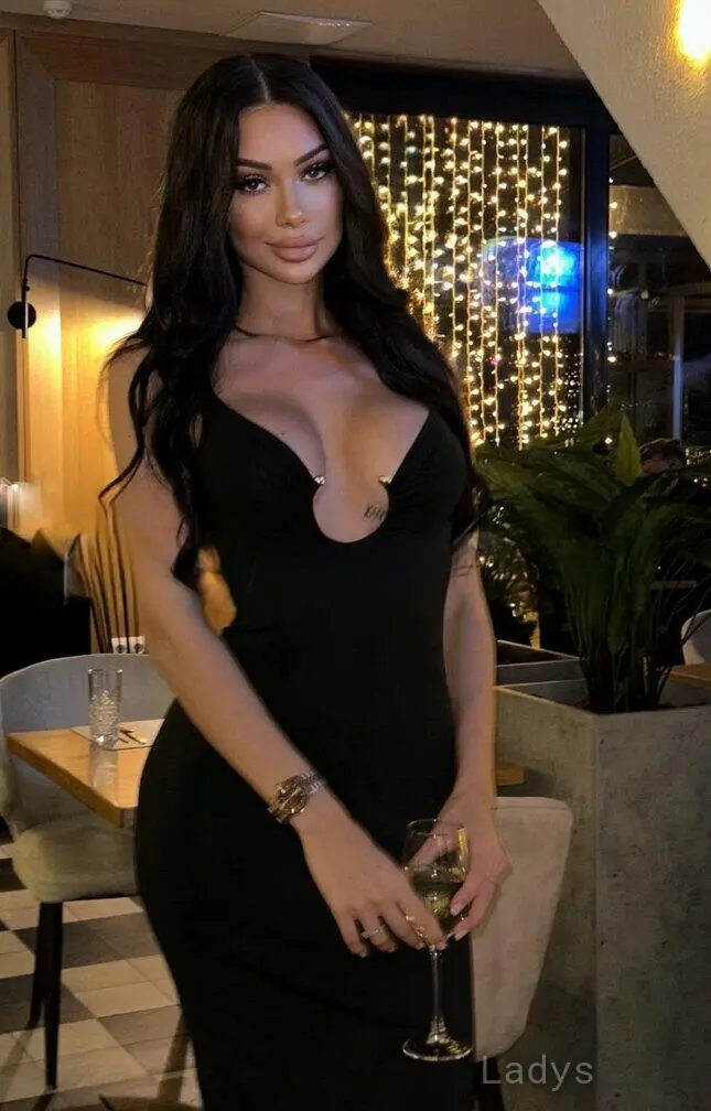 Nicole, 24 years beautiful nude Dallas escorts girl, height 170 sm, Weight 53 kg