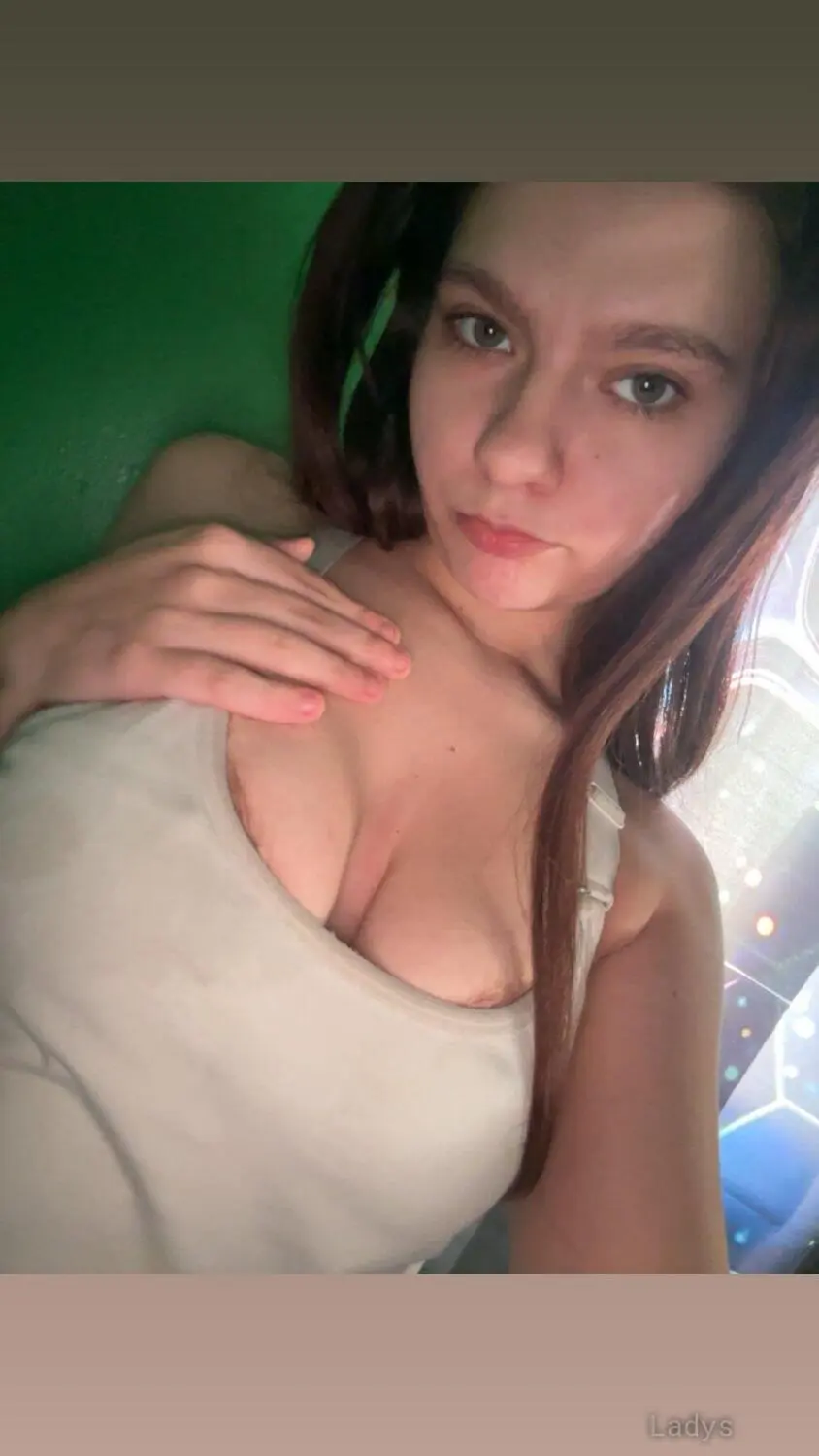 Ella,  years old Dammam escort girl with big tits, height  sm, Weight  kg